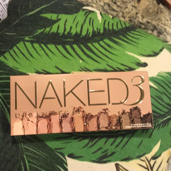 Urban Decay Naked 3 - Picture 1 of 6